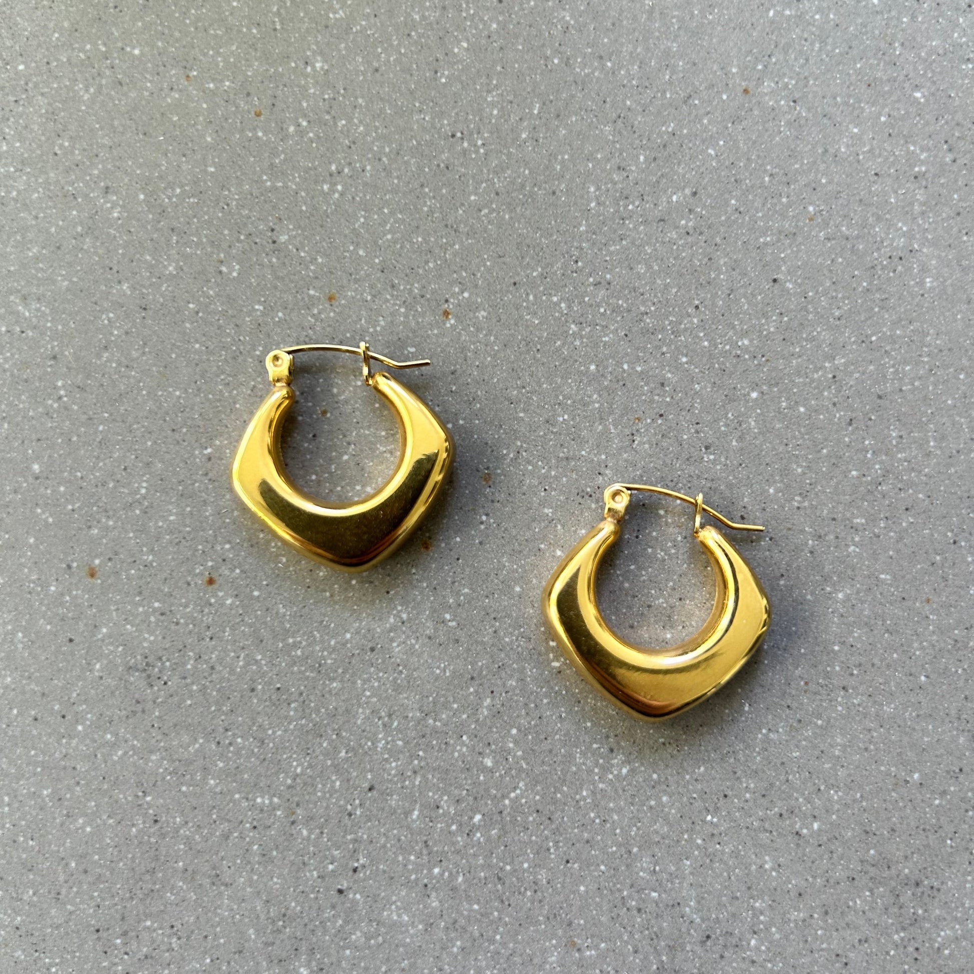 Kaia Geometric Hoops - GoldANTISOCIAL