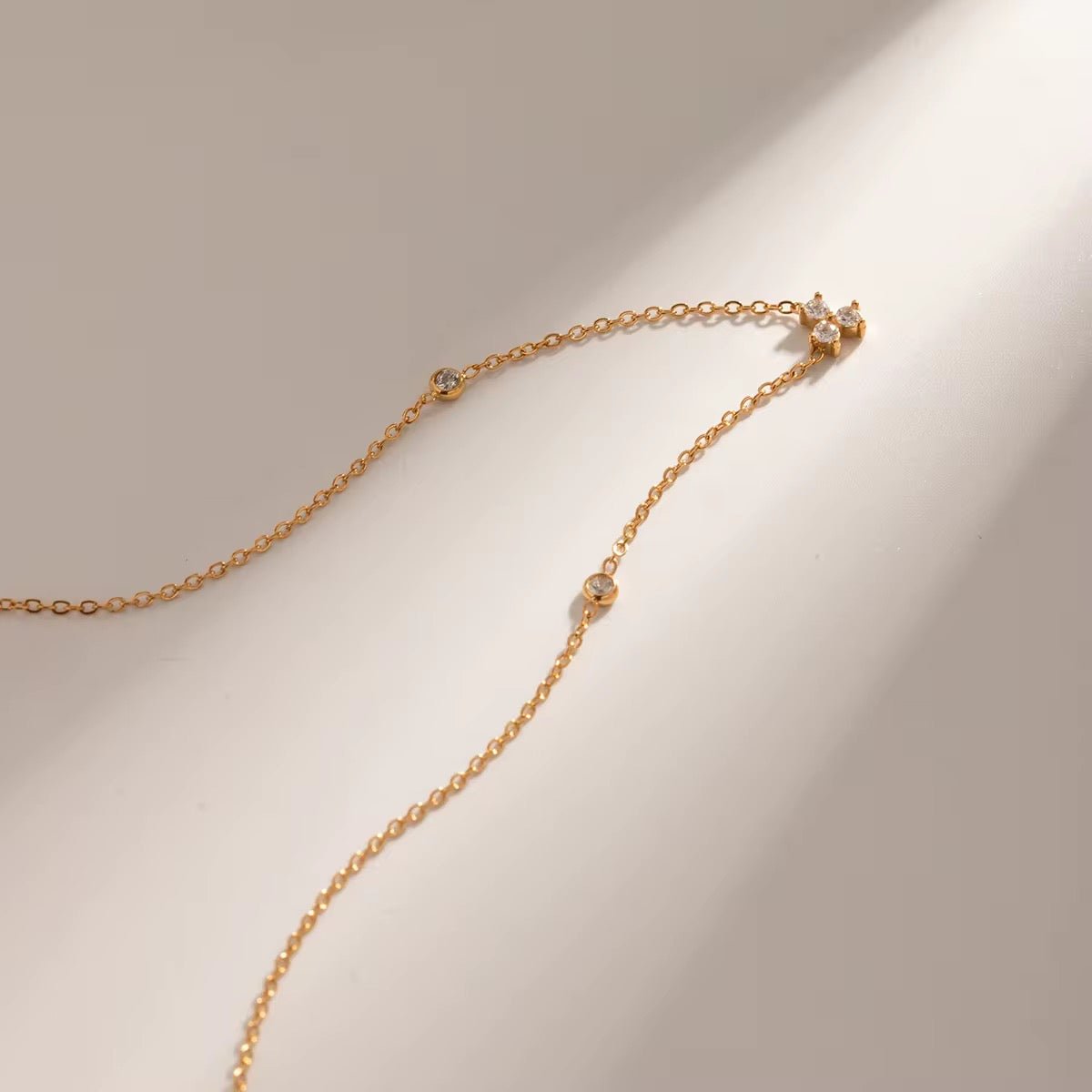 Mae Choker - GoldANTISOCIAL