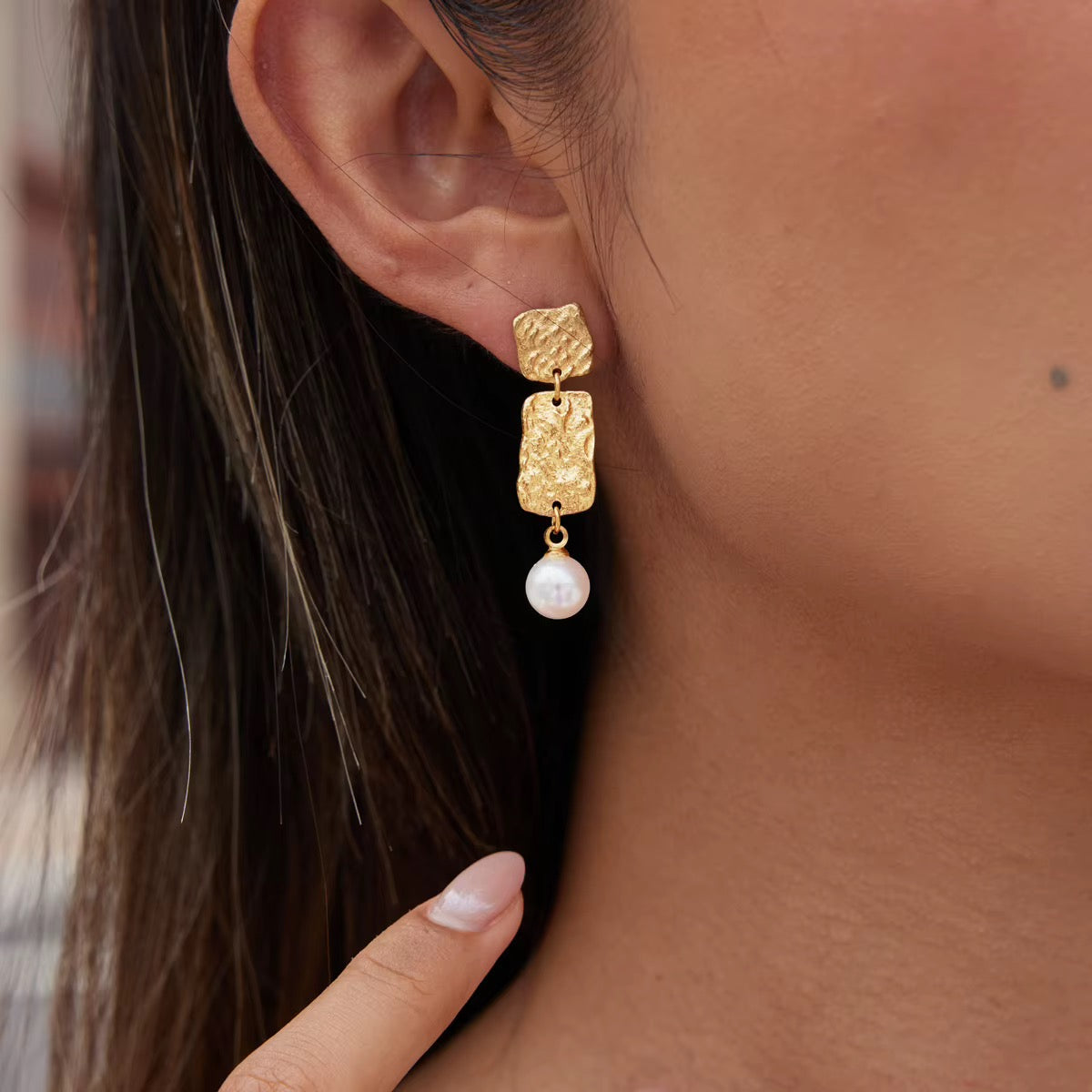 Hammered Pearl Drop Earrings - Gold