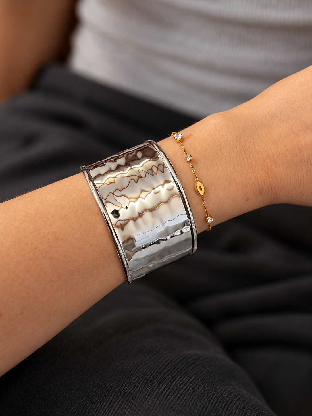Kira Bangle - Silver